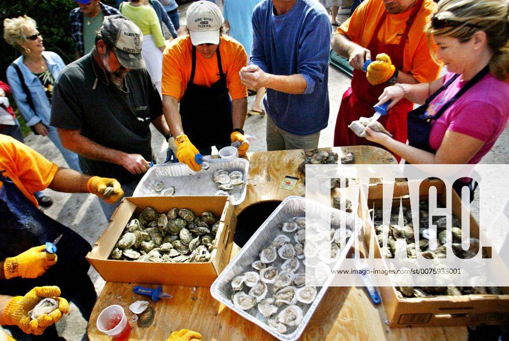 Jan 27, 2007 - Port Salerno, FL, USA - Volunteers from the Port Salerno ...