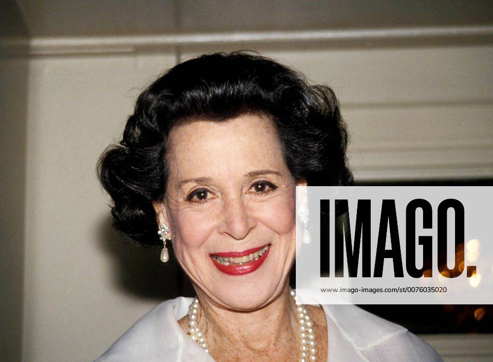 Apr. 18, 2007 New York, New York, U.S. KITTYCARLISLEHARTRETRO