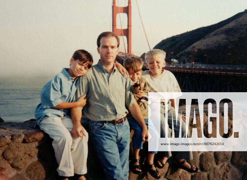 Aug 16, 2006 San Francisco, CA, USA JOHN MARK KARR with sons (JOHN