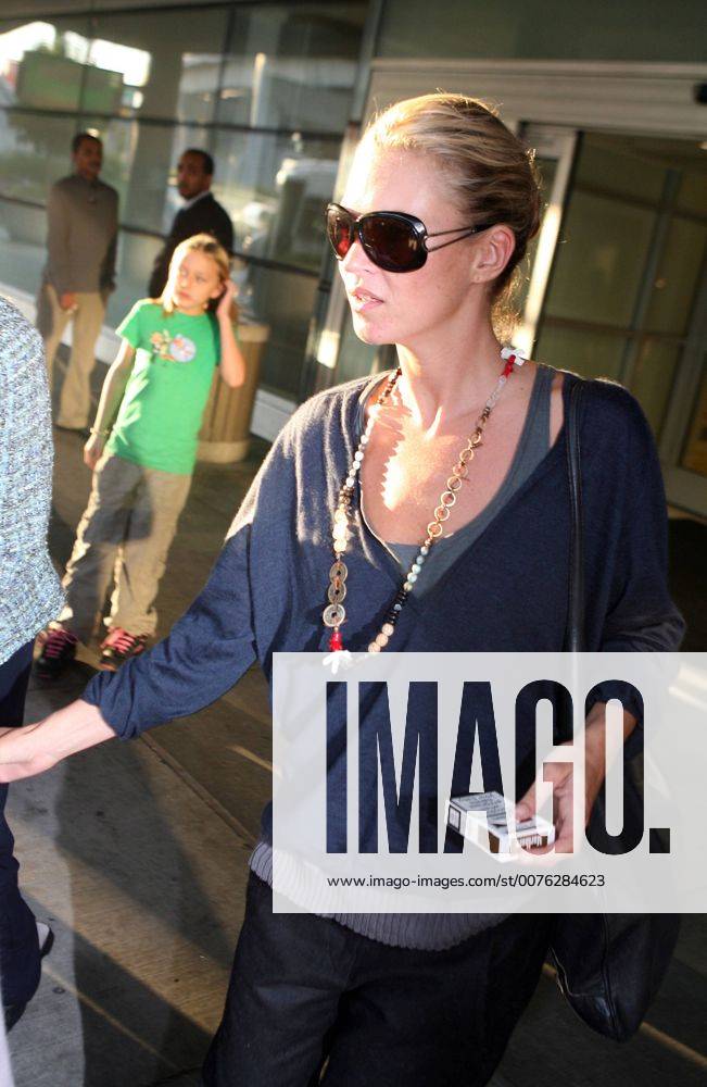 September 12 2006, New York CityBritish model Kate Moss arrives at JFK