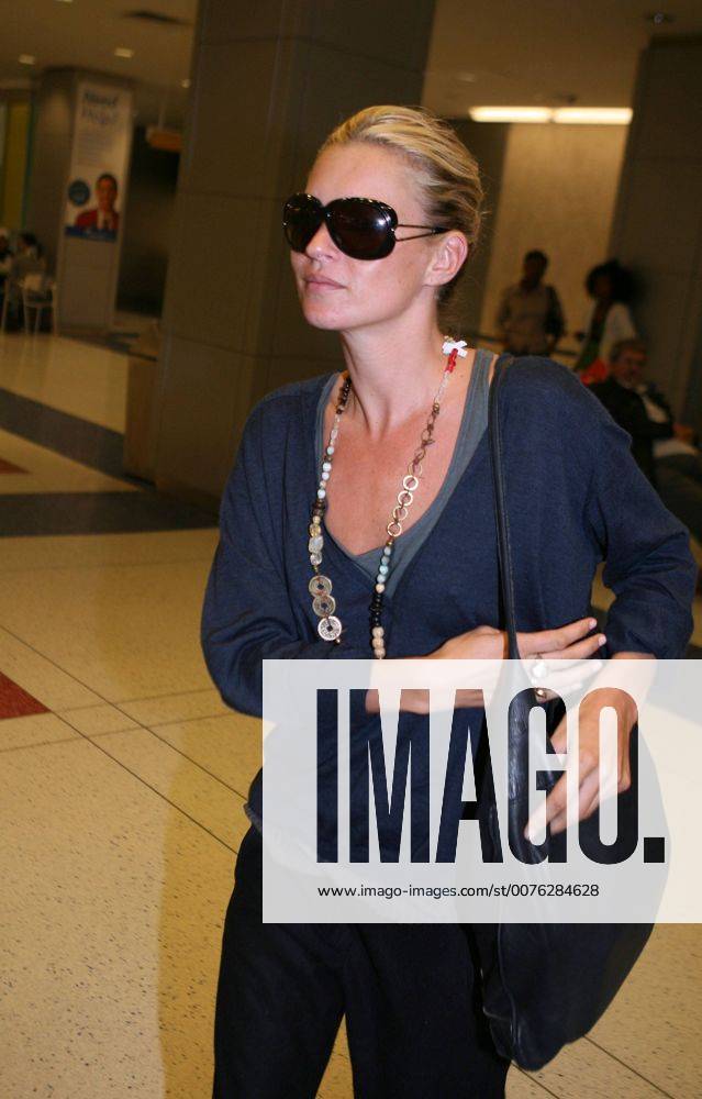 September 12 2006, New York CityBritish model Kate Moss arrives at JFK