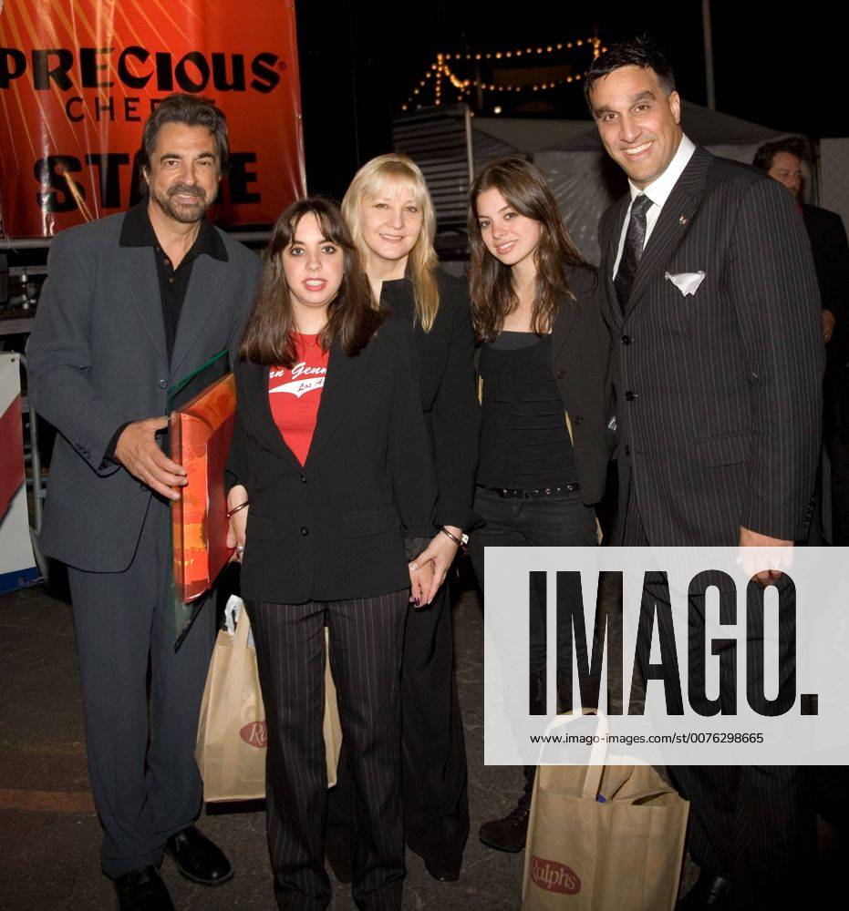 Sep 21, 2006; Hollywood, CA, USA; JOE, Mia, ARLENE and Gina MANTEGNA ...