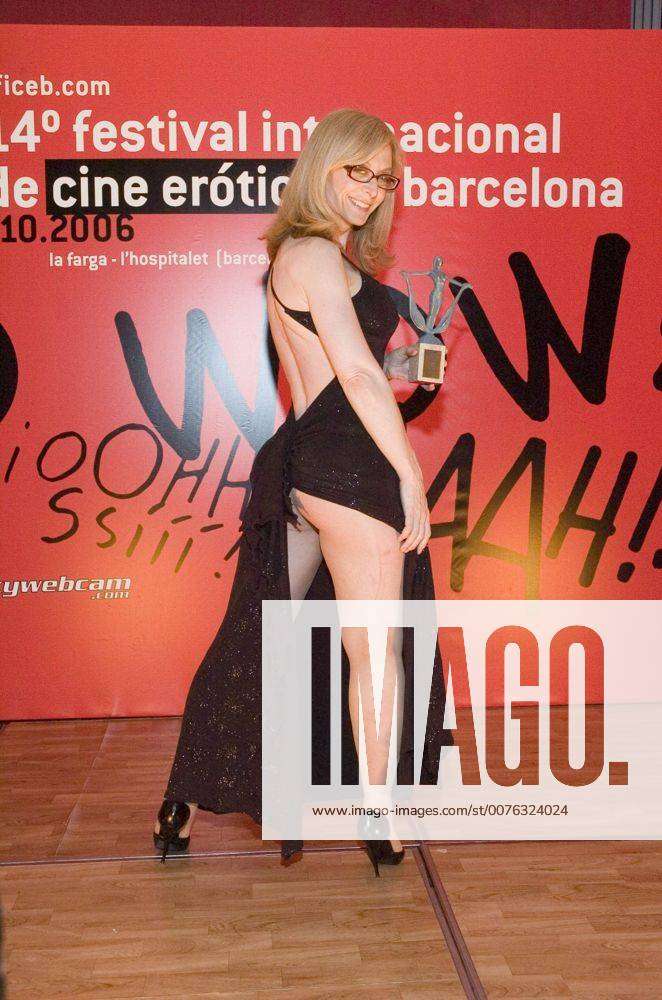 Oct 08, 2006; Barcelona, SPAIN; NINA HARTLEY wins the lifetime award for  her work in the