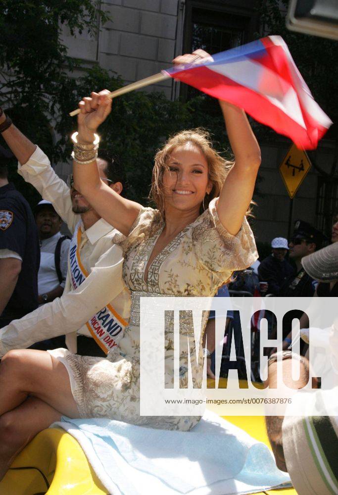 Jun 11 2006 New York Ny Usa Singer And National Grand Marshall Marc Anthony And Singer Actress