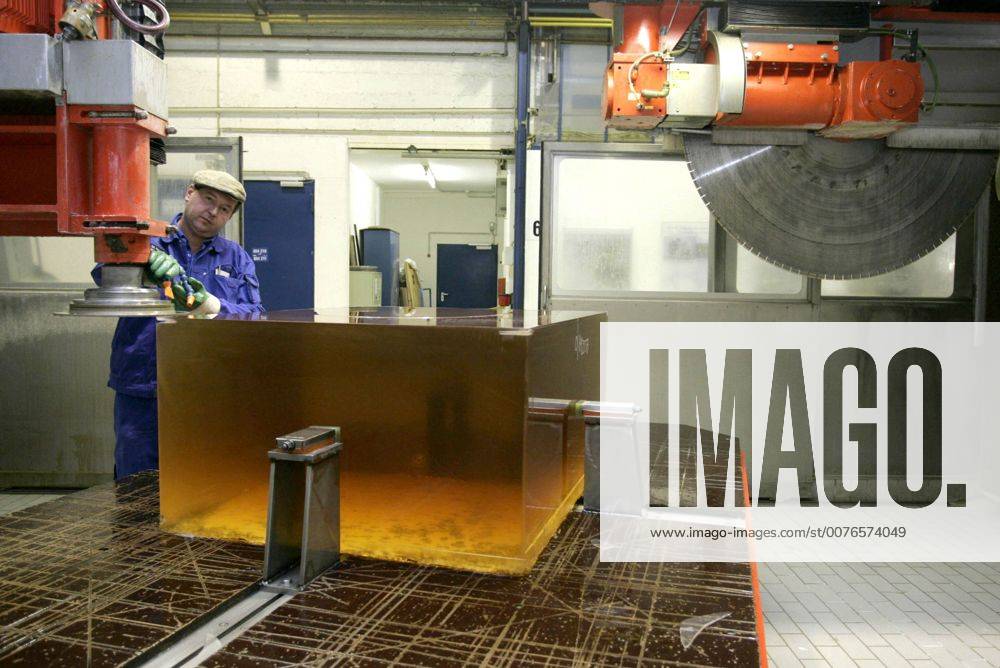 Feb 13, 2006 Mainz, GERMANY Optics for Devices department at Schott