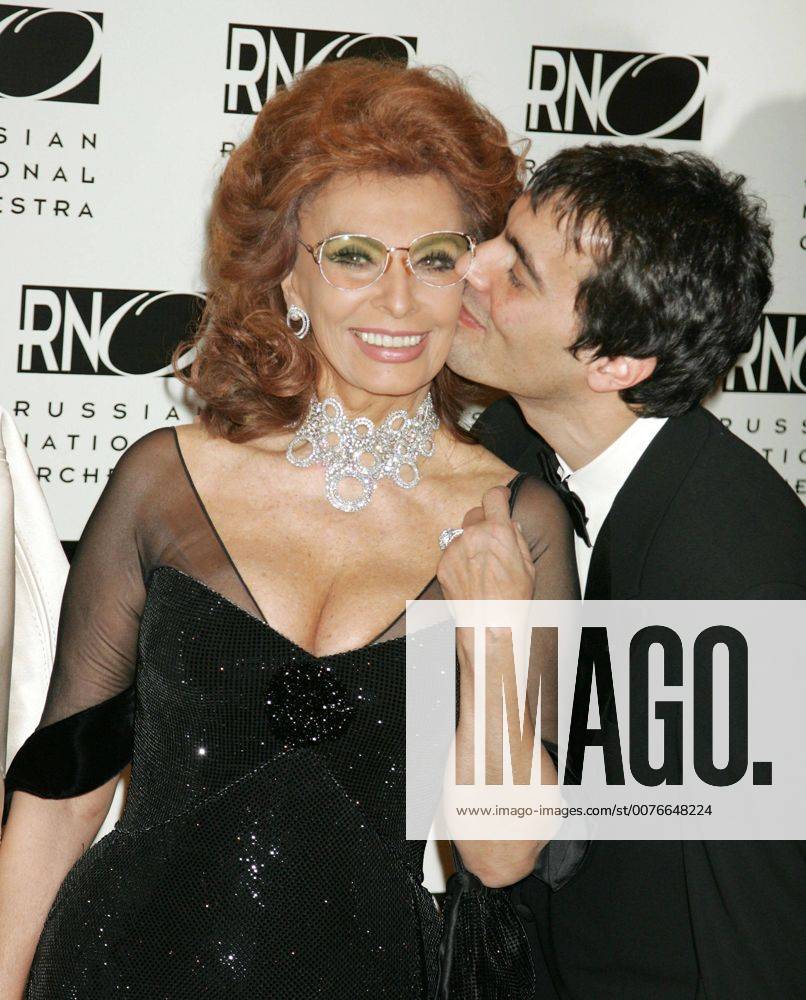 Mar 07, 2006; New York, NY, USA; Actress SOPHIA LOREN and her son CARLO  PONTI, JR.