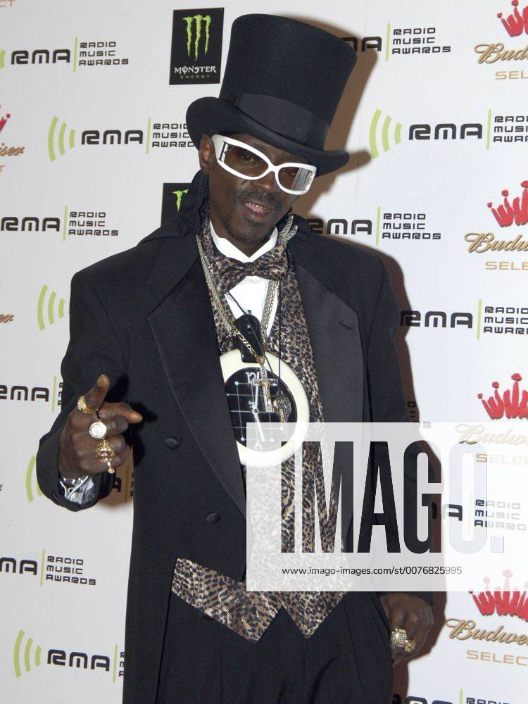 Dec 19, 2005; Las Vegas, NV, USA; Rapper FLAVA FLAV arrives at the 2005