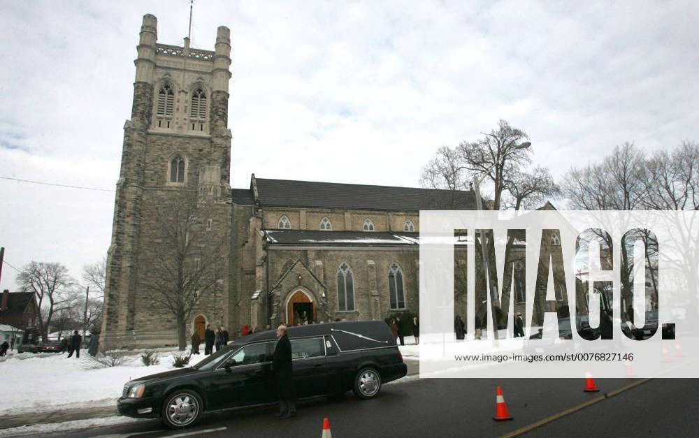 Dec 22, 2005; Brantford, Ontario, CANADA; Funeral for Wayne Gretzky s ...