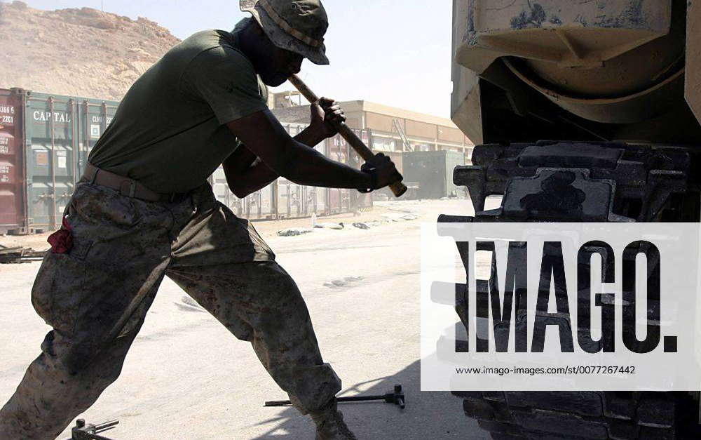 May 03, 2005; Camp Ripper, Iraq; 4th AAV crewman attached to 3 25 Lance ...