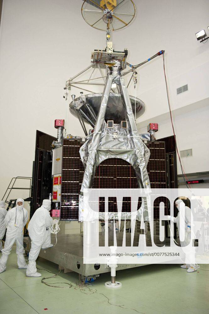 Jun 16, 2011 - Juno is a space probe orbiting the planet Jupiter. It ...