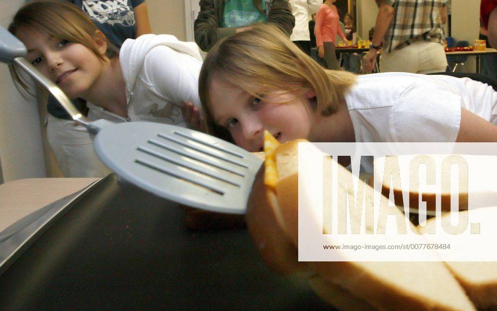 CAPTION (02 20 2007 Land O Lakes) Pine View Elementary Schools