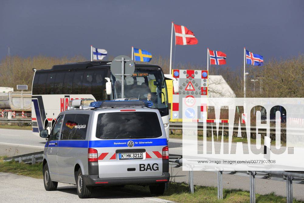 Grenzübergang Ellund Zwischen Deutschland Und Dänemark Auf Der Autobahn ...