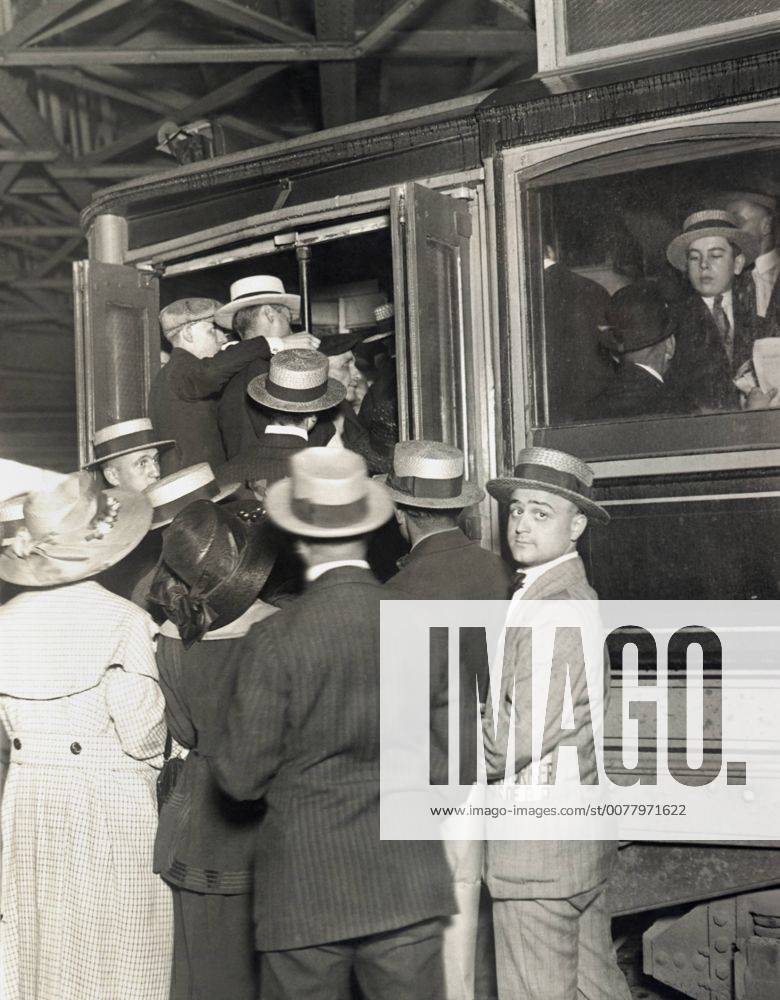 New York, New York: August 7, 1919 Street car employees on strike ...