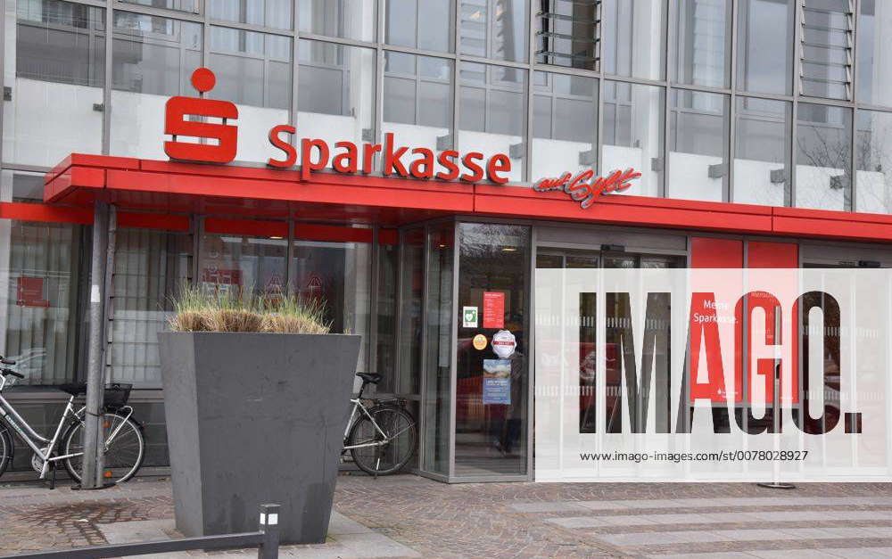 Die Sparkasse Sylt, eine Filiale der Nord- Ostsee Sparkasse aufgenommen ...