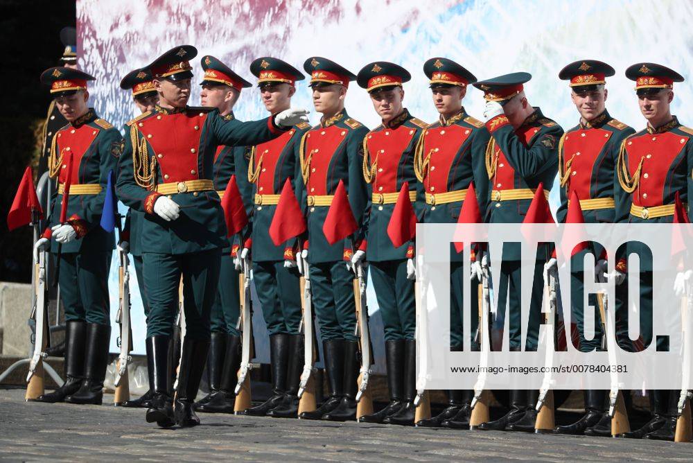 MOSCOW, RUSSIA - : Servicemen stand in formation during a dress ...
