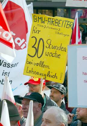 Demonstration Gegen Den Sozialabbau Der Gewerkschaft Ver.di In Muenchen ...