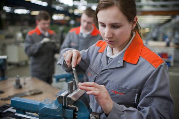 Viessmann Ausbildungswerkstatt . Die manuelle Bearbeitung von