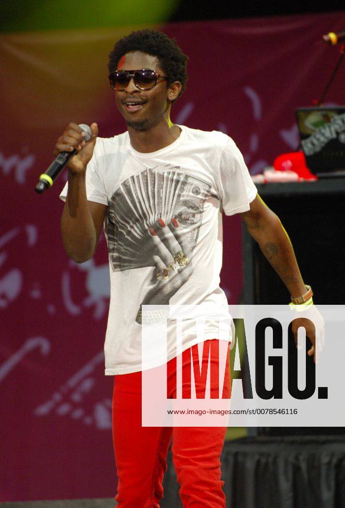 Swayze Rapper Rapper Shwayze performing at the 2008 102.7 KISS FM Wango Tango ...