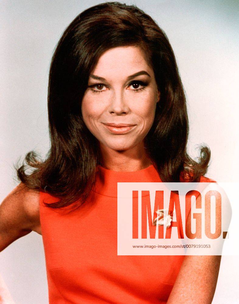 Studio Publicity Still: Mary Tyler Moore circa 1973 Hollywood CA USA