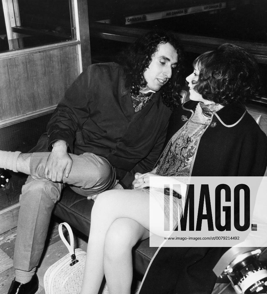 Tiny Tim and his wife Vicki Budinger at Heathrow Airport, 1969 © JRC