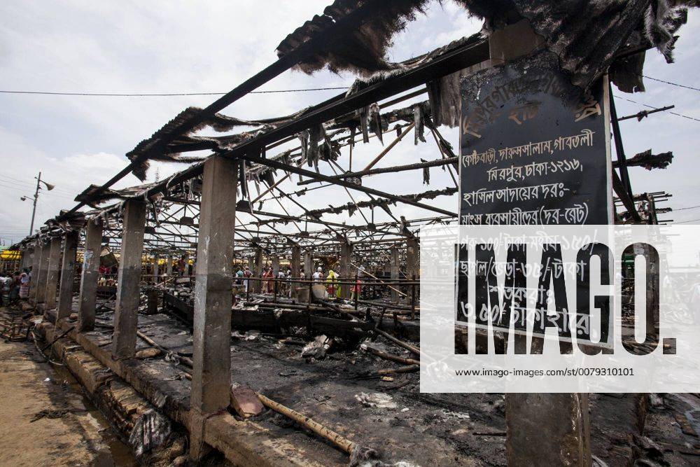 June 29, 2017 - Dhaka, Bangladesh - A fire broke out at a cattle market ...