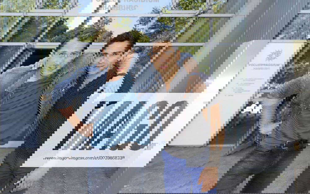 David Rott und Daniel Rodic bei Fototermin zur RTL TVSerie Bad Cop kriminell gut am Filmset Poliz