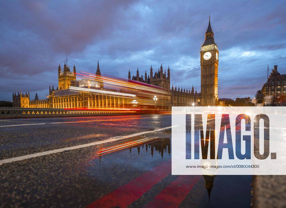 Light Traces Double Decker Bus Westminster Bridge Palace Of Westminster