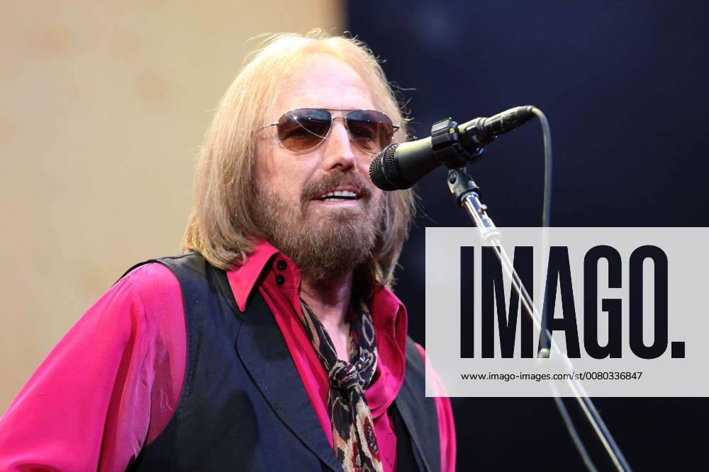 Tom Petty in concert - New York Tom Petty and the Heartbreakers perform ...