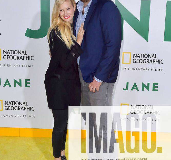 Beth Behrs und Michael Gladis bei der Jane National Geographic