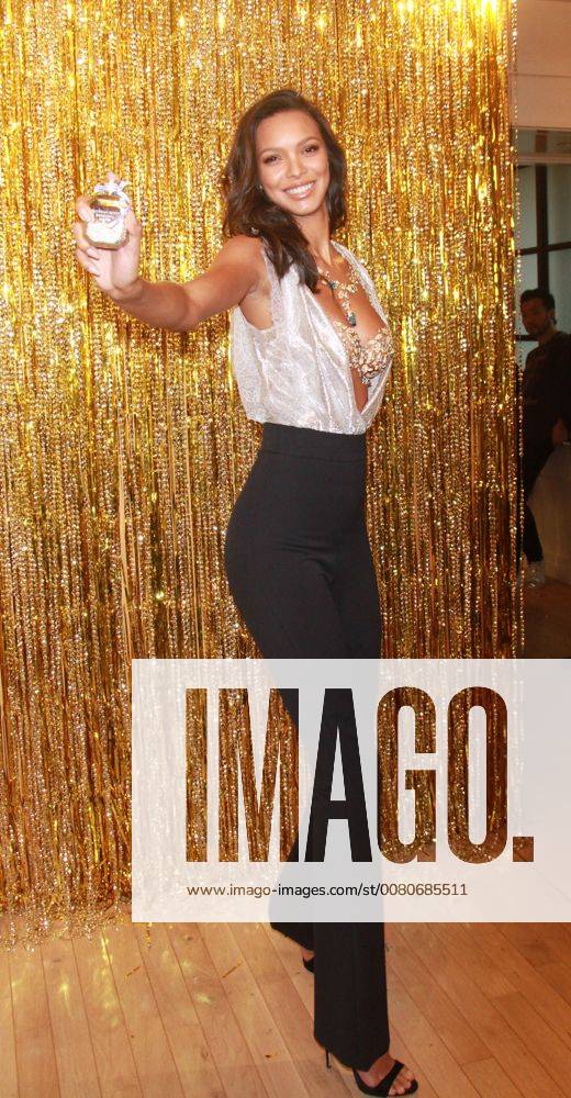 NEW YORK NY NOVEMBER 1 Victoria s Secret Angel Lais Ribeiro unveils