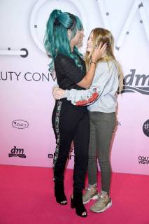 Dagi Bee Dagmar Nicole Ochmanczyk with Sister Lena Ochmanczyk at ...
