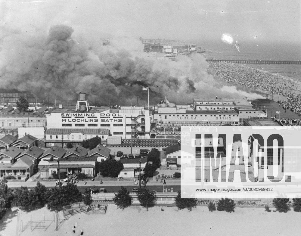 Million dollar fire destroys famous Coney Island pleasure resort . New ...