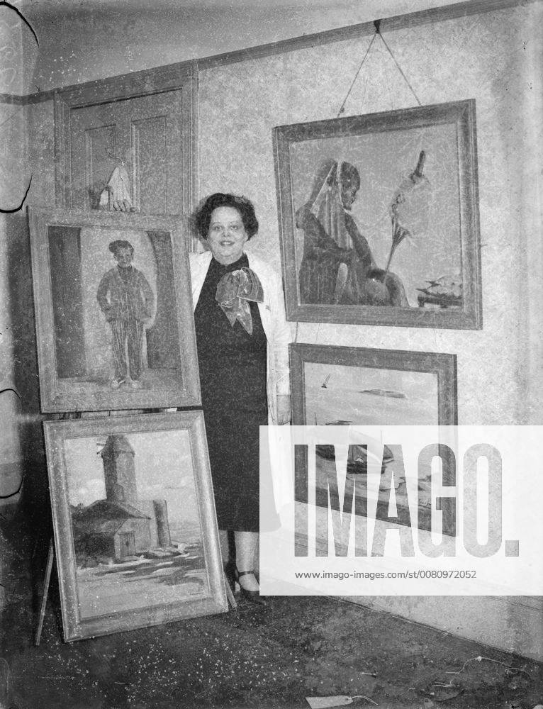 Girl artist from Costa Rica comes to London to exhibit her paintings