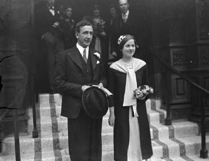 Hon Doreen Jessel weds secretly at London register office . The Hon ...