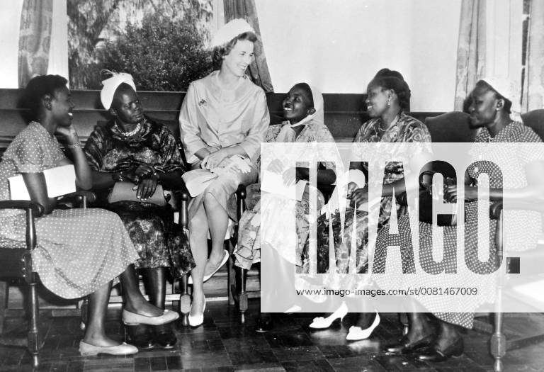 WIFE OF MALCOLM MACDONALD WITH COUNCILLORS WIVES IN KENYA ; 21 JANUARY