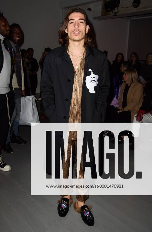 Hector Bellerin takes in London Fashion Week catwalk show while