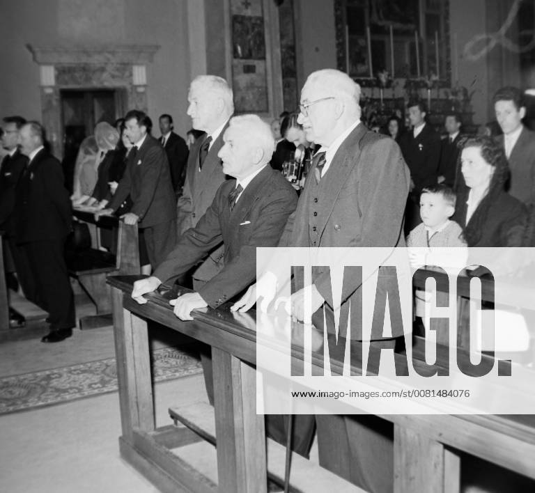 POPES THREE BROTHERS PRAYING IN A VILLAGE CHURCH FOR HIS HEALTH IN ...