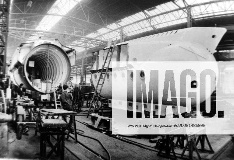 JACQUES PICCARD WITH TOURIST SUBMARINE UNDER CONSTRUCTION IN ...