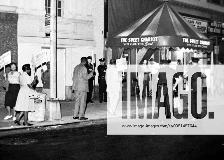 13 AUGUST 1963 THE SWEET CHARIOT NIGHTCLUB PICKETED BY RELIGIOUS GROUPS ...