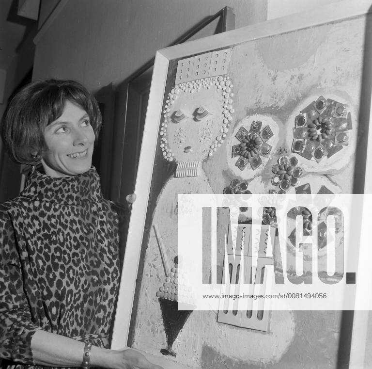 YVONNE BARLOW WITH PAINTING PILLAGES IN LONDON ; 7 JANUARY