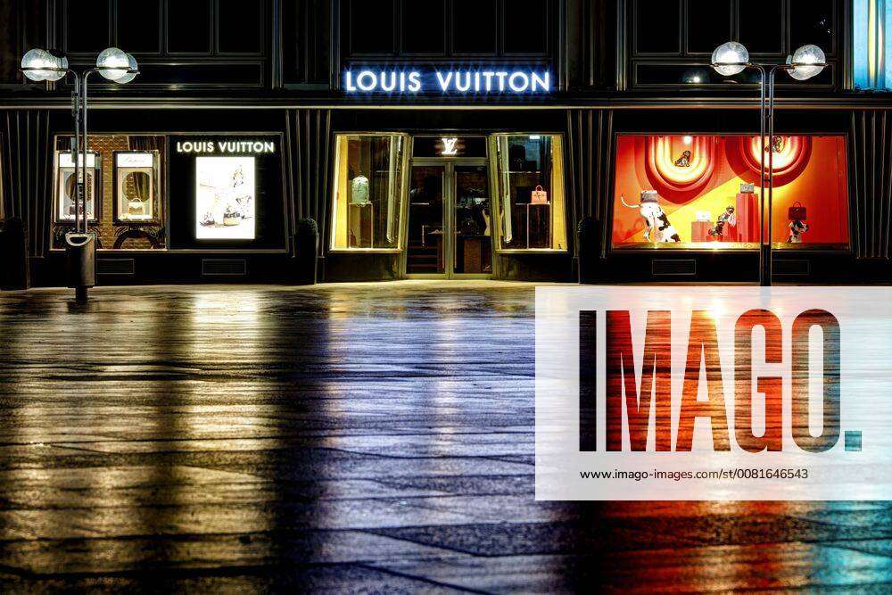 Louis Vuitton Store auf der Domplatte. Köln, 21.01.2018 *** Louis Vuitton  store on the Domplatte