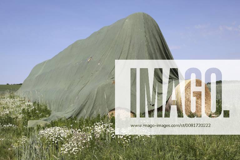 Strohballen, Abdeckung *** Straw Bale cover Y 1065511344