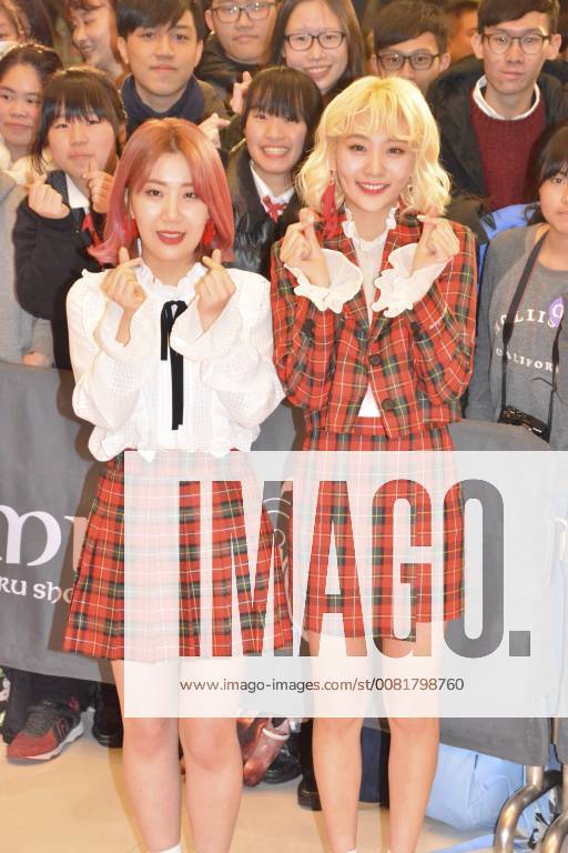 Ahn Jiyoung, right, and Woo Jiyoon of South Korean duo Bolbbalgan4
