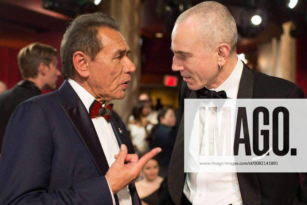 Wes Studi talks with Oscar-nominee Daniel Day-Lewis during the