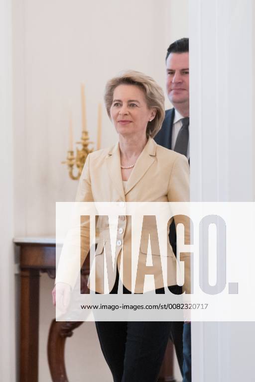 Ursula VON DER LEYEN li Defense Minister CDU and Hubertus HEIL Labor ...