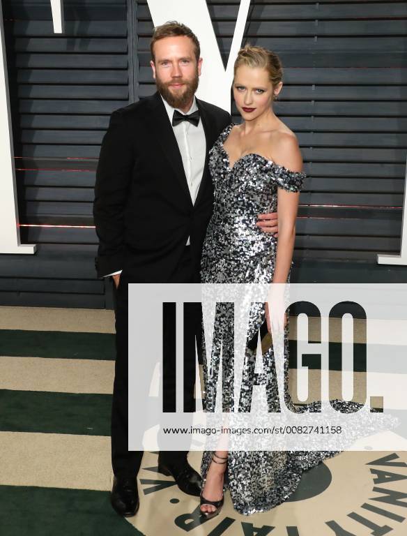 Teresa Palmer and Mark Webber arriving at the Vanity Fair Oscar Party ...