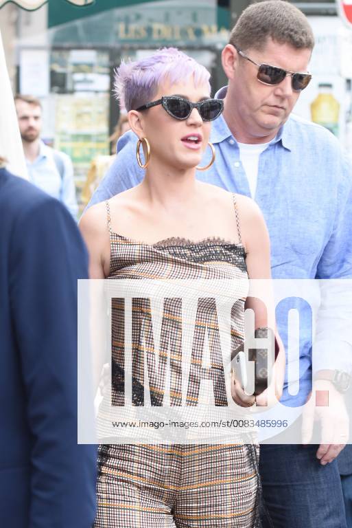 Katy Perry having lunch at Cafe de Flore with Derek Blasberg and Gad