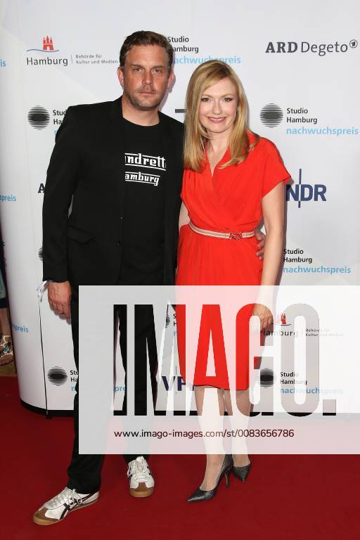 Johanna Christine Gehlen and her husband Sebastian Bezzel at the award ...