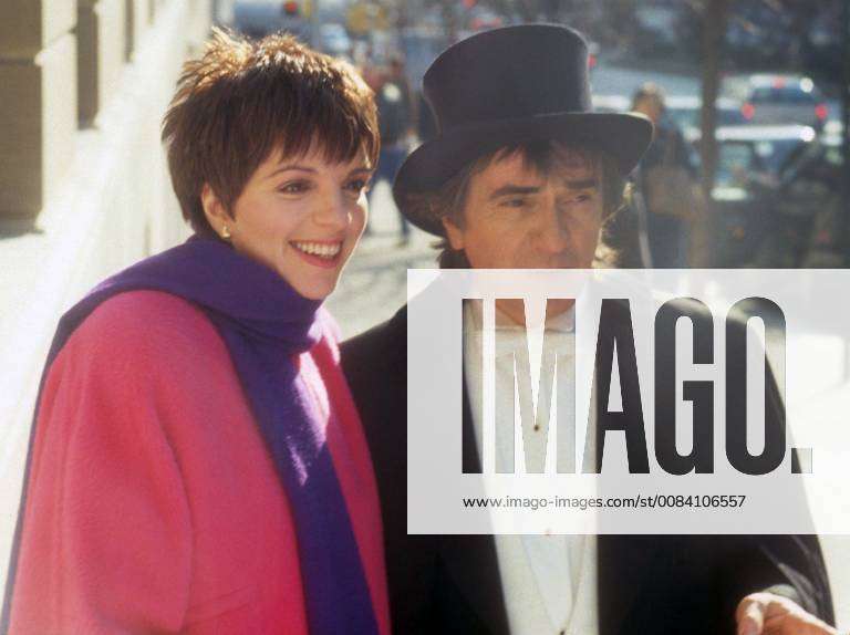 Liza Minnelli Dudley Moore Filming Arthur 1981 Photo By John Barrett Mediapunch