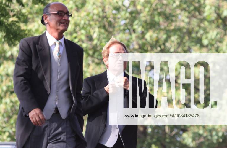 - ANTOING, BELGIUM: Bruno Gigliotti alias Orlando (R), brother of Dalida, arrives for the wedding